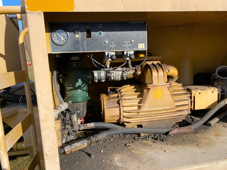 #1300-•-ag-gator-2004-injector-applicator-(colfax,-wi)-image-43