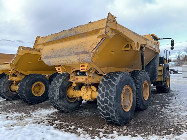 2019-deere-260e-image-9