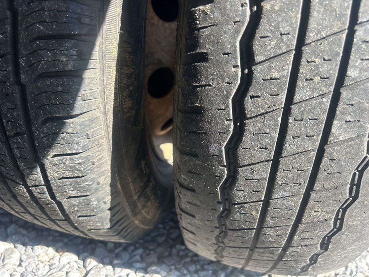 2007-ford-e350-image-14