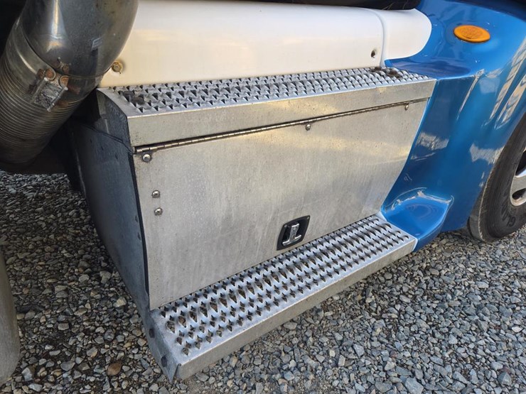 2007-peterbilt-386-image-19