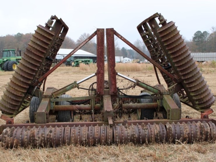 brillion-24'-crowfoot-cultipacker-with-s-tine-cultivators-image-4