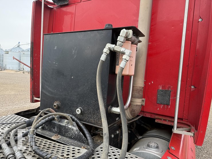 2003-kenworth-t2000-image-10