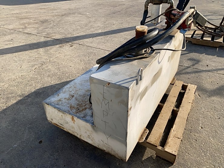 105-gal-fuel-tank-with-12-volt-pump-and-filter-image-3