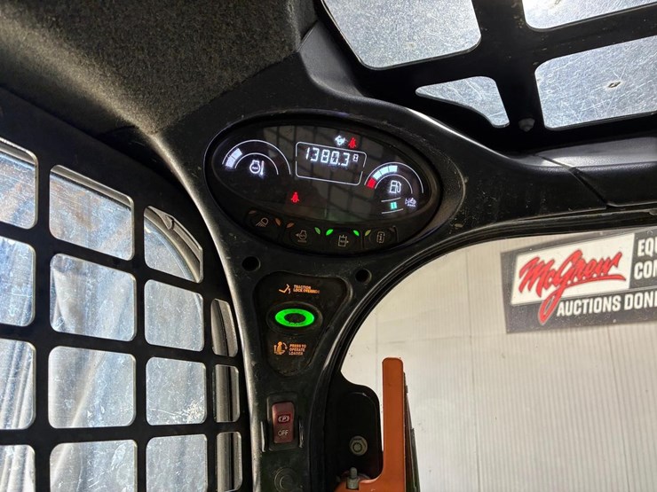 2023-bobcat-t770-image-24