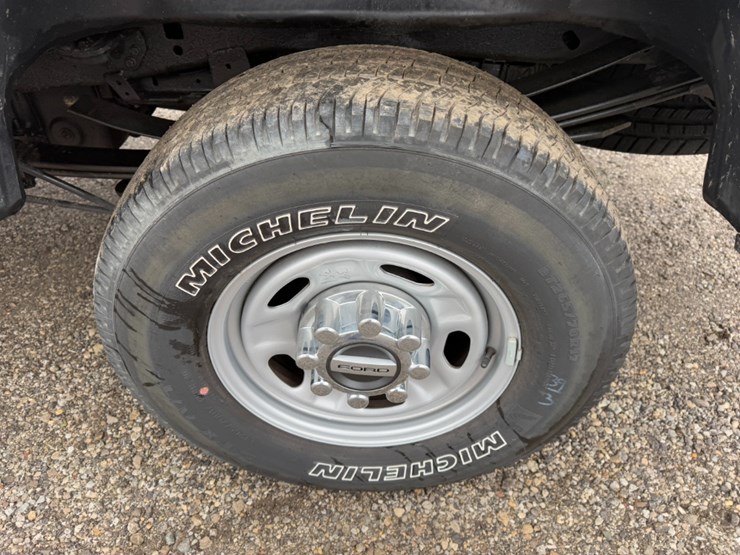 2022-ford-f350-image-10