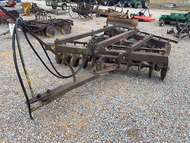 john-deere-8-image-1