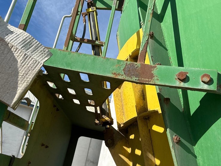 j&a-909-haycruncher-image-13