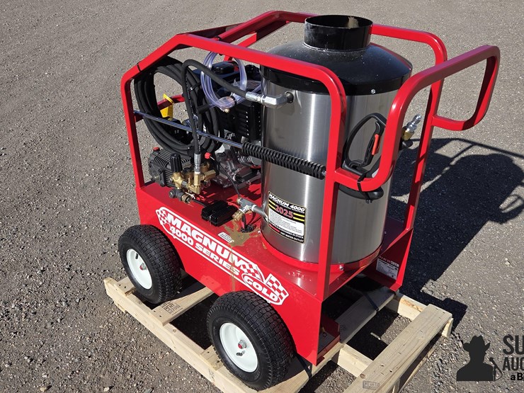 2025-magnum-4000-series-hot-water-pressure-washer-image-7