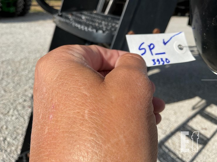 case-ih-patriot-3330-image-37