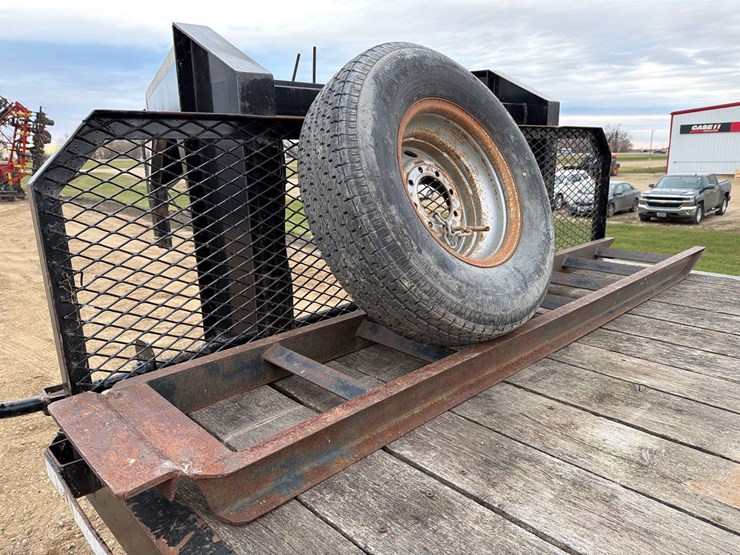 gooseneck-flatbed-trailer-image-13