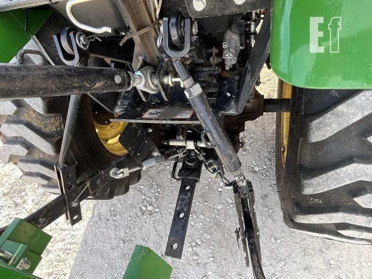 john-deere-2320-image-21