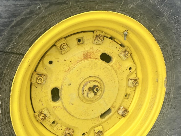 john-deere-830-image-7