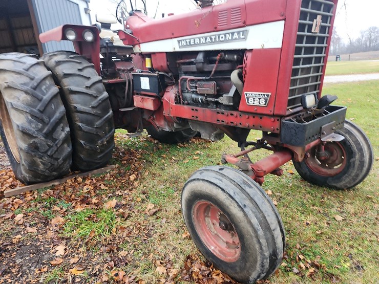1969-ih-826-diesel-tractor-image-11
