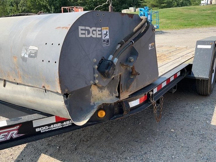 edge-skid-steer-sweeper-box-attachment-image-2