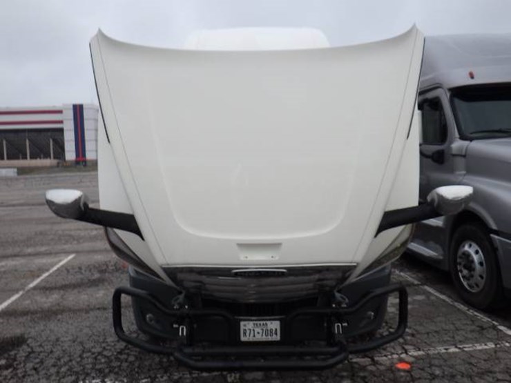 2019-freightliner-cascadia-126-image-26