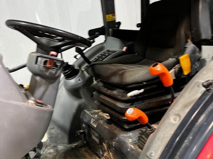 2017-massey-ferguson-1754-image-22