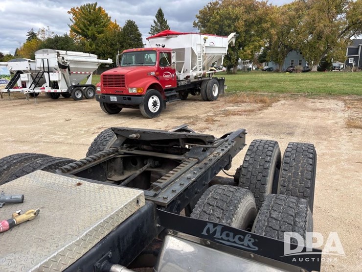 mack-r686st-image-41