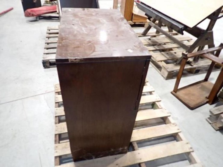 antique-25-in.-x-32-in.-x-15-in.-radio-cabinet/-image-9