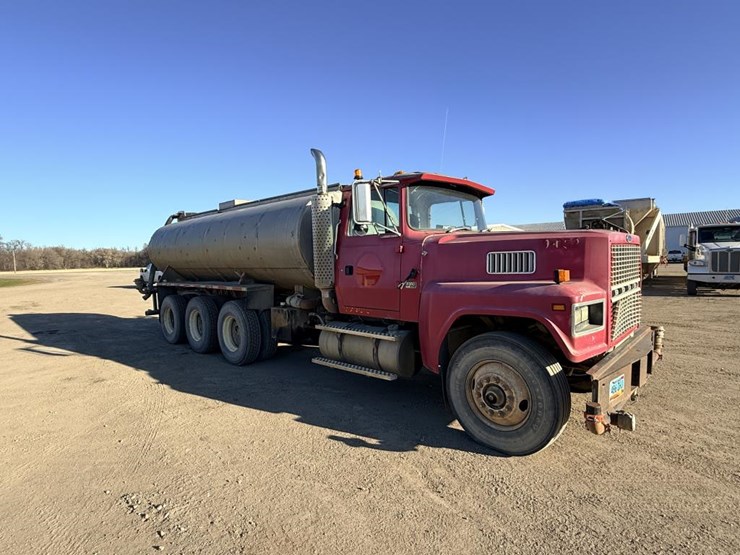 ford-ltl9000-image-7