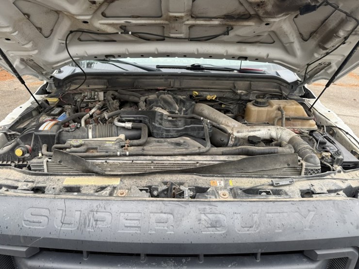 2011-ford-f550-image-13