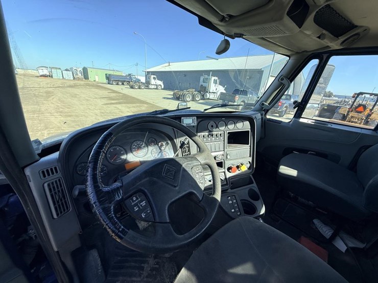 2017-international-prostar-image-45