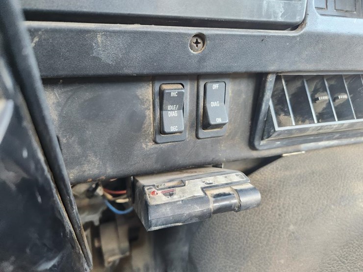 international-8100-image-50