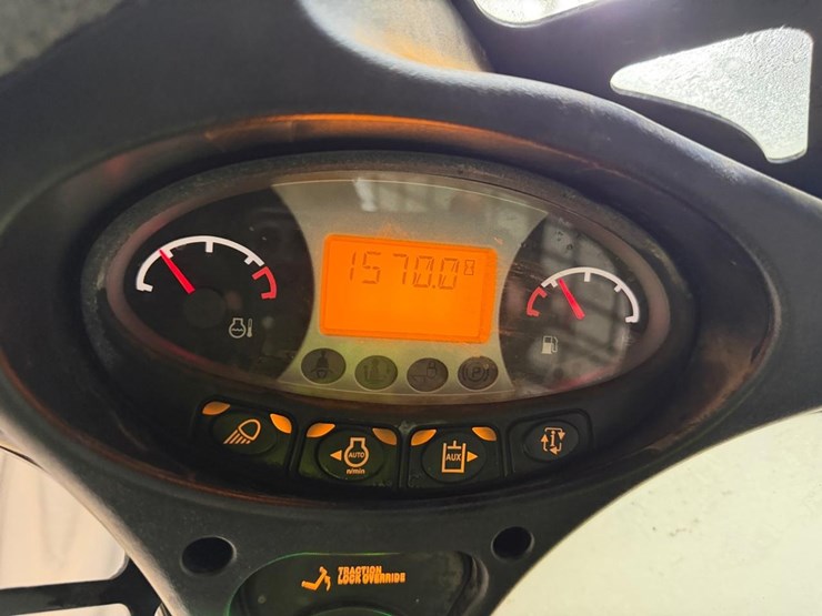 2022-bobcat-t740-image-23