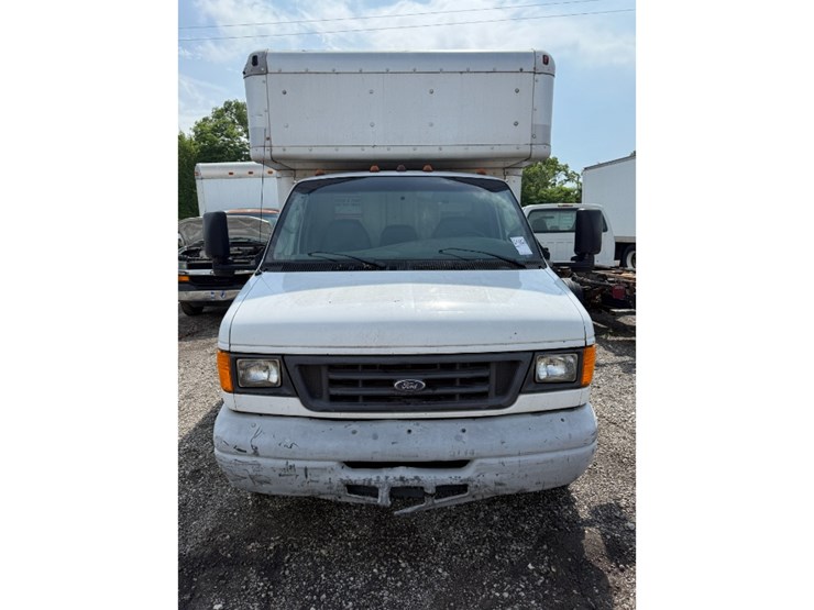 2007-ford-e450-image-3