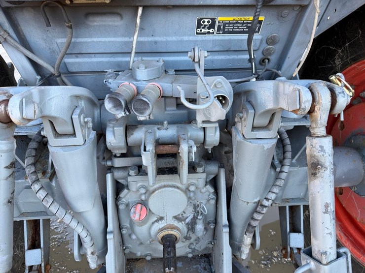 2016-kubota-m8560-image-16