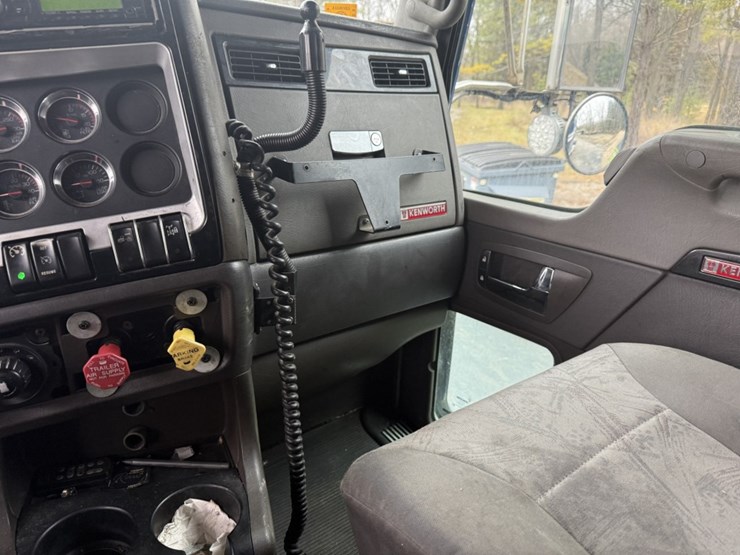 2003-kenworth-t800-image-45