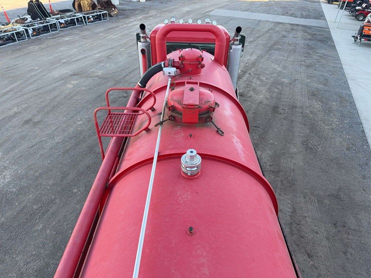 2004-peterbilt-357-image-52