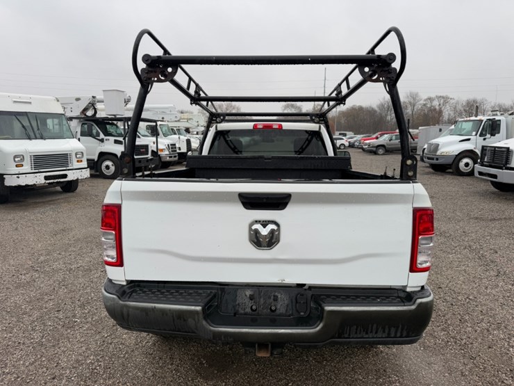 2020-dodge-3500-image-4