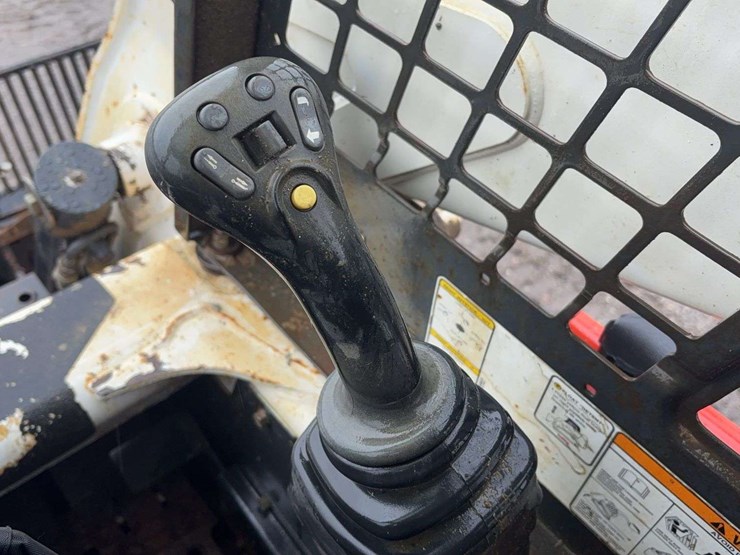 bobcat-t300-image-24