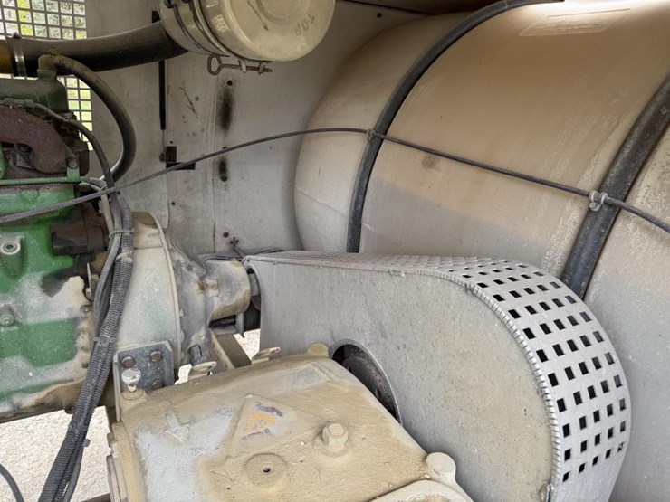 john-deere-12-image-47