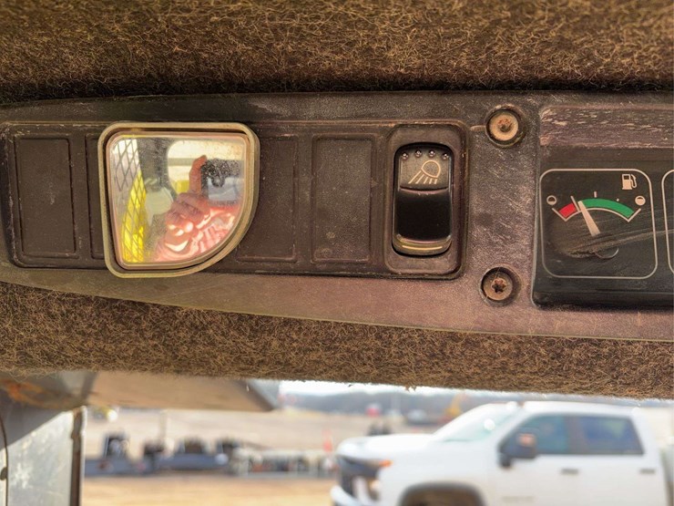 2003-john-deere-250-image-26