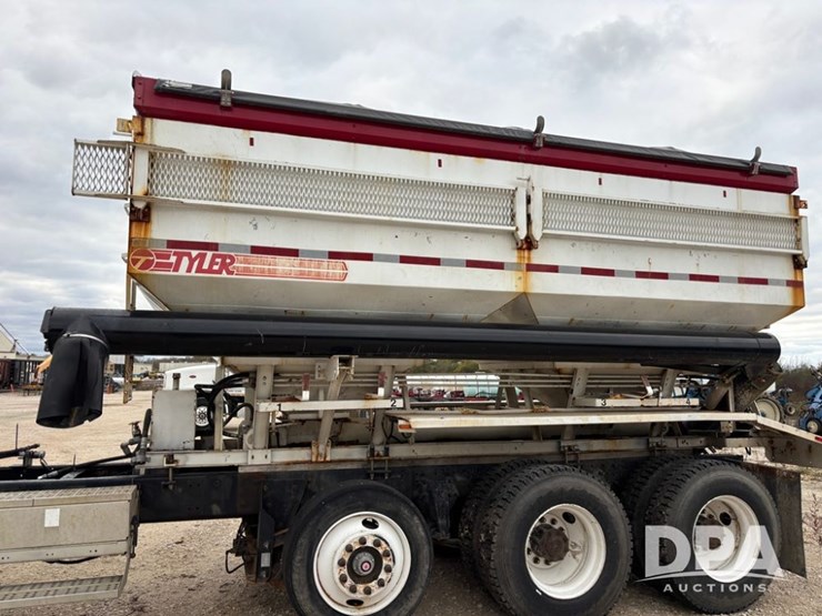 freightliner-fld112-image-48