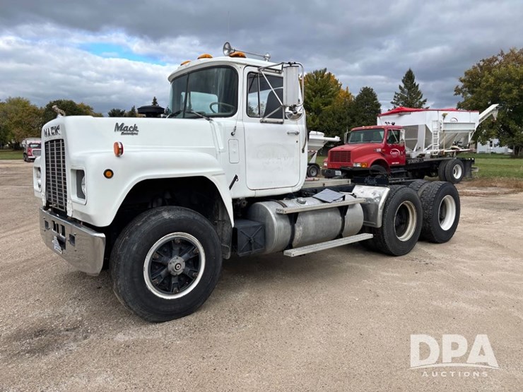 mack-r686st-image-24