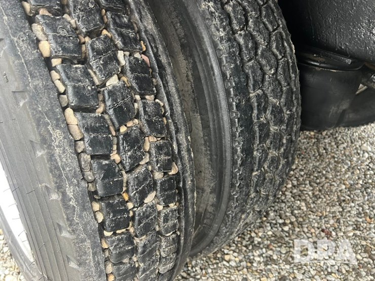 1989-peterbilt-378-image-27