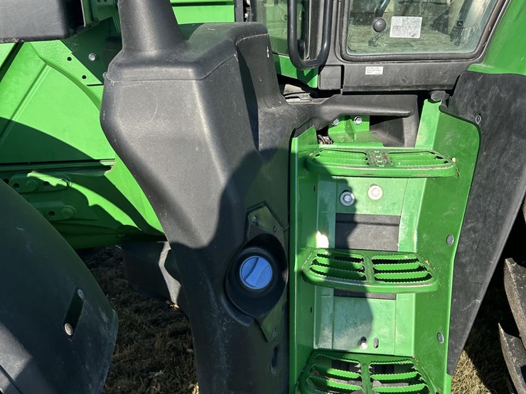 2021-john-deere-6175m-image-23