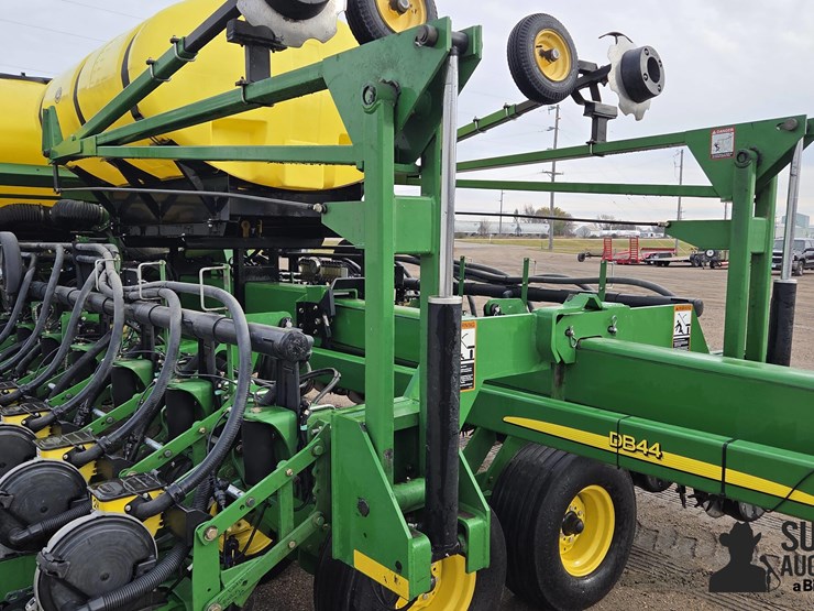 john-deere-db44-image-18