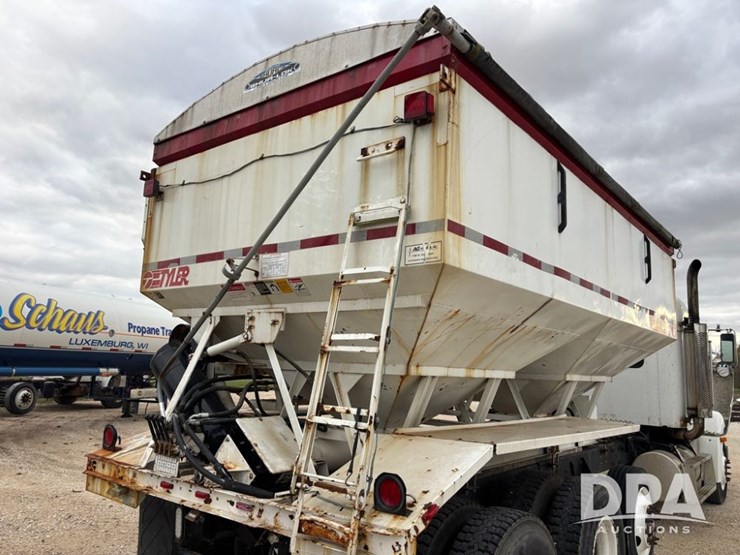 freightliner-fld112-image-57