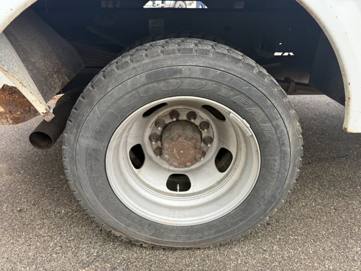 #1830-•-2015-ram-5500-4x4-service-truck-image-46