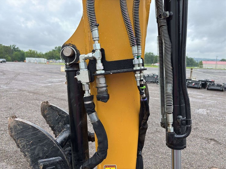 2023-caterpillar-303-image-23