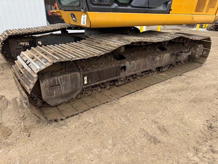 2019-deere-210g-lc-image-11