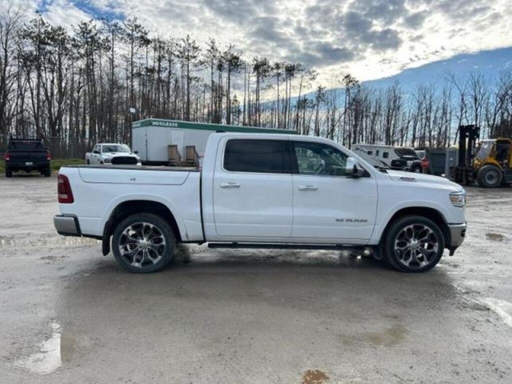 2020-ram-1500-laramie-longhorn-image-3