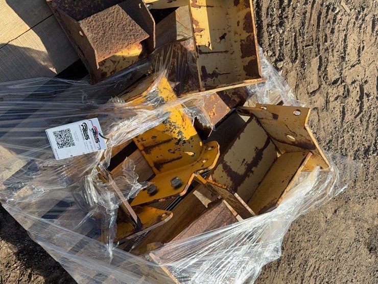 (4)-john-deere-bolt-on-weight-brackets-image-1