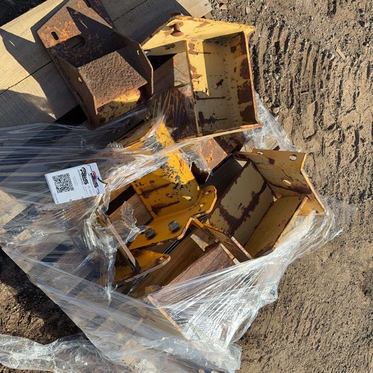 (4) John Deere Bolt-on Weight Brackets