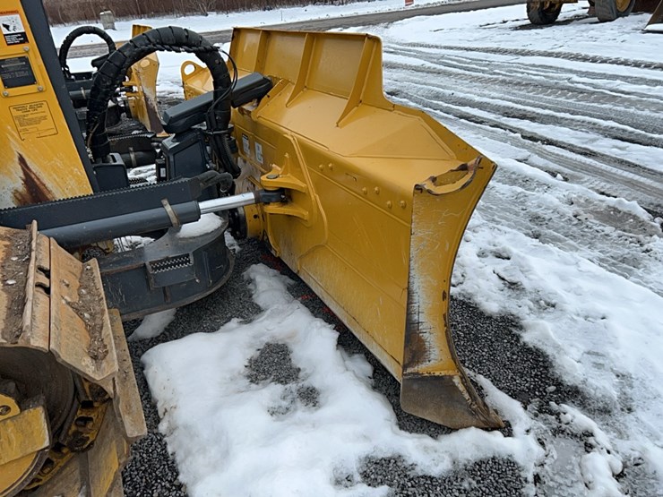 2023-deere-700l-image-4