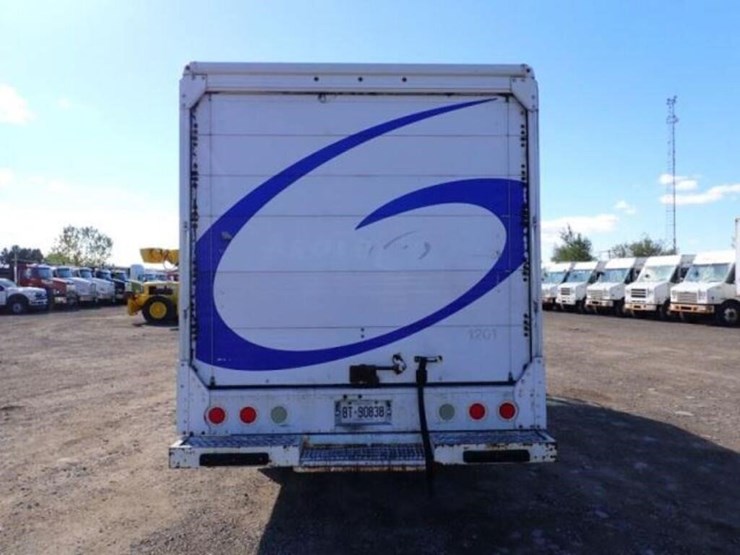 2012-freightliner-mt55-image-7