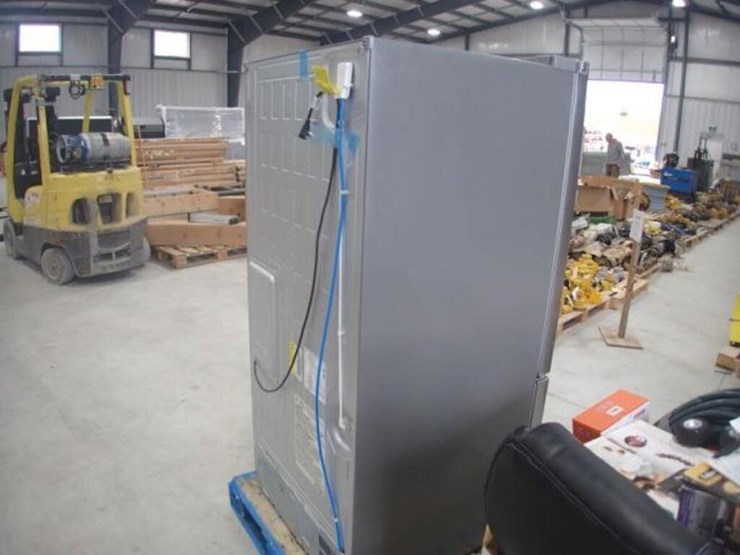 lg-33-in.-fridge-image-2